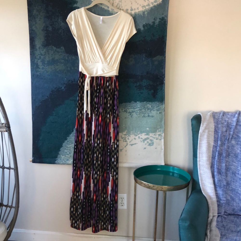 Maternity/nursing maxi dress bright tribal print